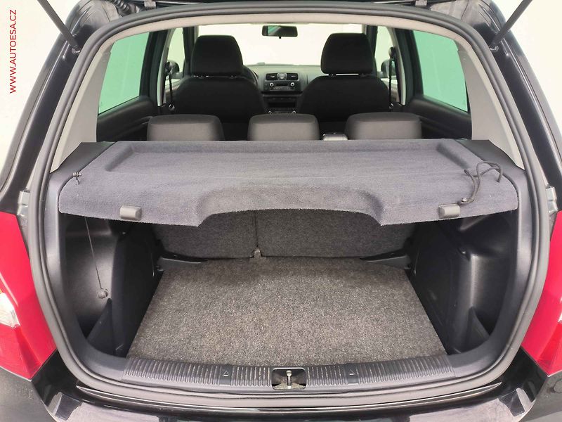 Škoda Fabia (2013) 1.2 TSi, Ambition, výhřev sed - fotka 7 z 16