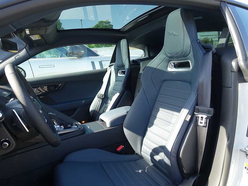 Jaguar F-Type 5,0 V8 P575 ZP EDITION 4x4 - fotka 11 z 37