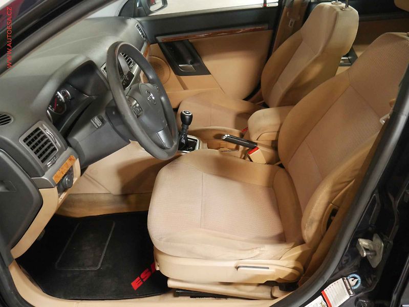 Opel Vectra (2006) 1.9 CDTi, ČR, AC, temp, STK7 - fotka 9 z 17