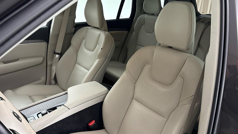 Volvo XC90 2.0 B5 AUT AWD Plus Bright - fotka 15 z 30