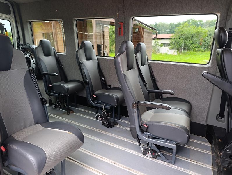 Opel Movano (2009) 2.5 CDTI 9míst - fotka 14 z 28