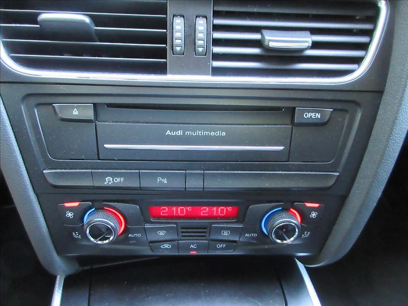 Audi A5 3,0 TDi 4x4 Navi S-Line B&O - fotka 26 z 38