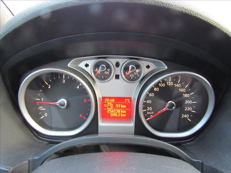 Ford C-MAX 1,8 TDCi 85kW Titanium - fotka 13 z 28