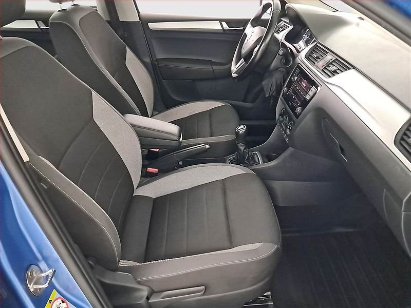 Škoda Rapid (2019) 1.0 TSI, Park. senzory - fotka 9 z 17