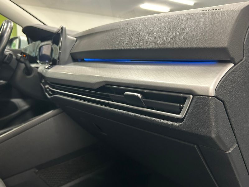 Volkswagen Golf (2023) 1.5 TGI Comfort AUT 2023 | Zár - fotka 34 z 58