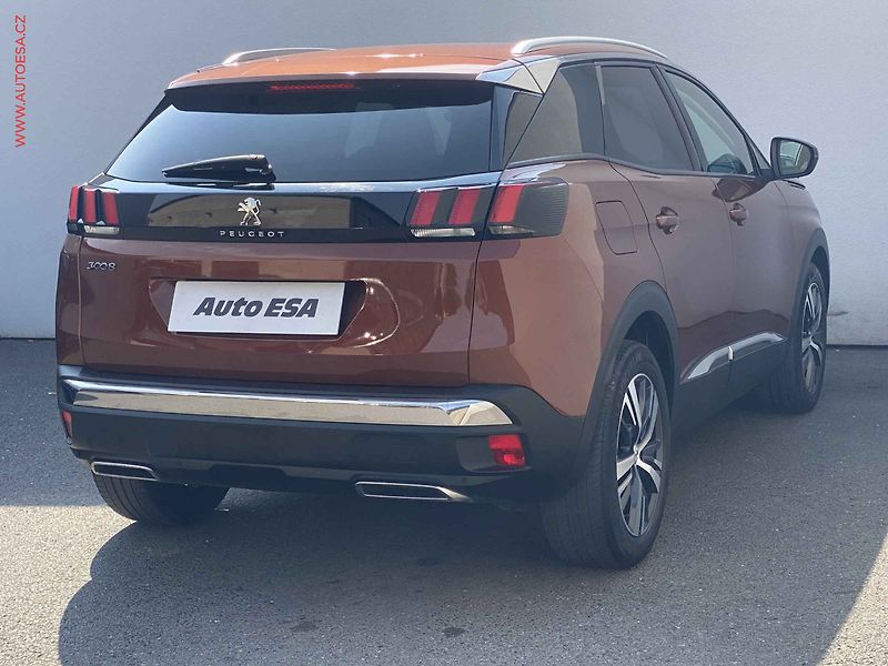 Peugeot 3008 (2018) 1.2 PT, ČR, Allure, park. - fotka 4 z 19