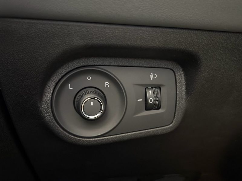 MG MGS5 EV (2026) S5 EV Emotion 49kWh - fotka 18 z 21