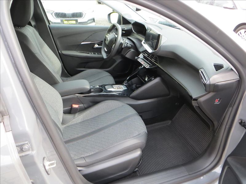 Peugeot 208 1,2 74kW e-DCS6 ALLURE ČR - fotka 10 z 24