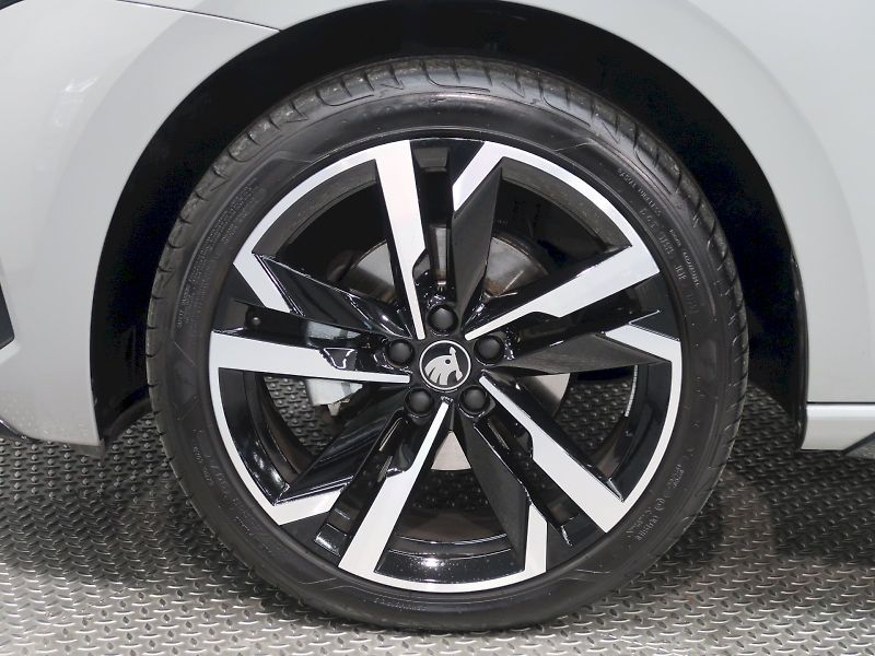 Škoda Scala (2025) MONTE CARLO 1.0TSI 85KW DSG PA - fotka 12 z 38