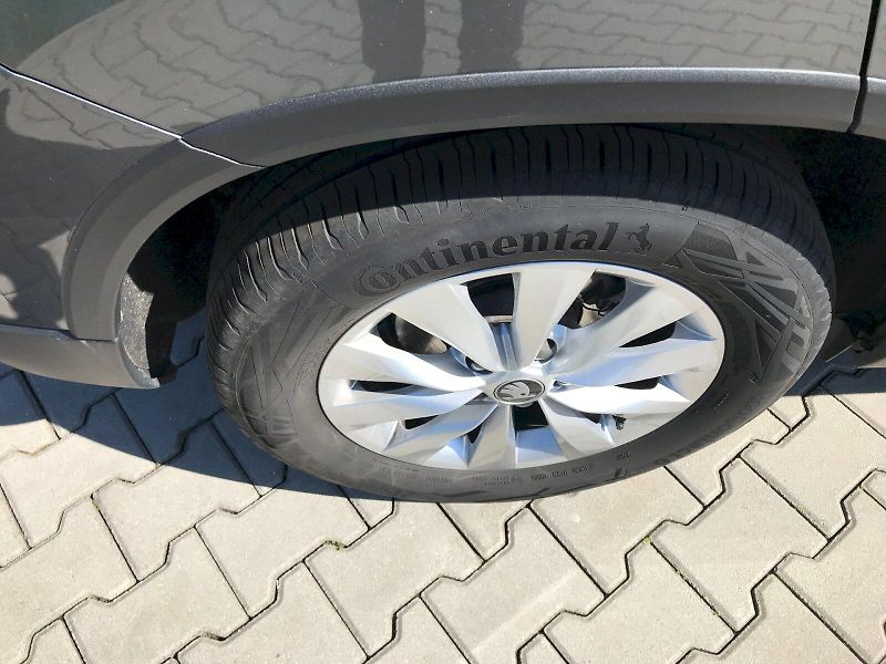 Škoda Karoq (2025) SEL TS 110/1.5 M6F - fotka 15 z 27