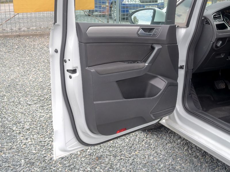 Volkswagen Touran (2019) ČR 1.5TSI 110KW DSG LED – NAVI - fotka 14 z 55