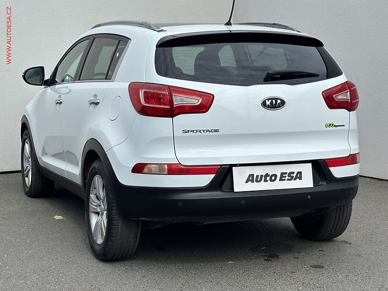 Kia Sportage (2012) 1.7 CRDi, Premium, panor - fotka 6 z 19