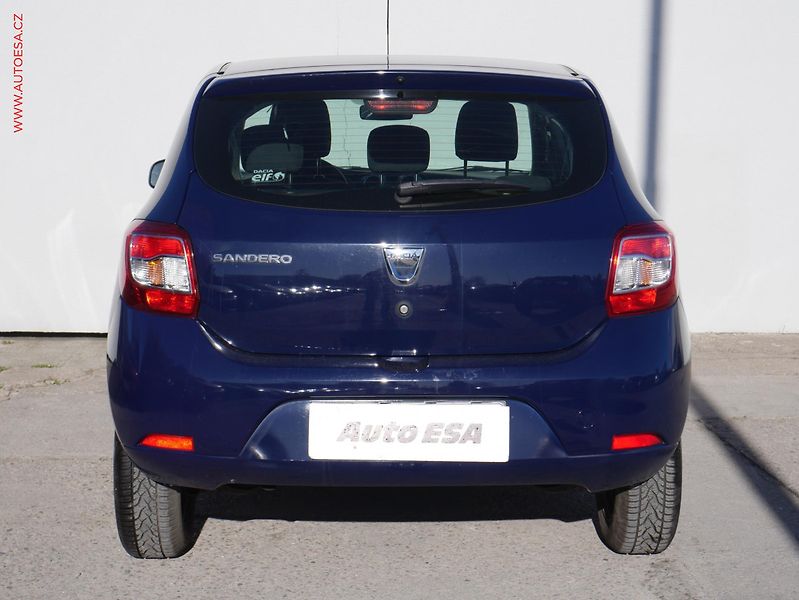 Dacia Sandero (2013) 1.2i, ČR, STK12/27 - fotka 5 z 15