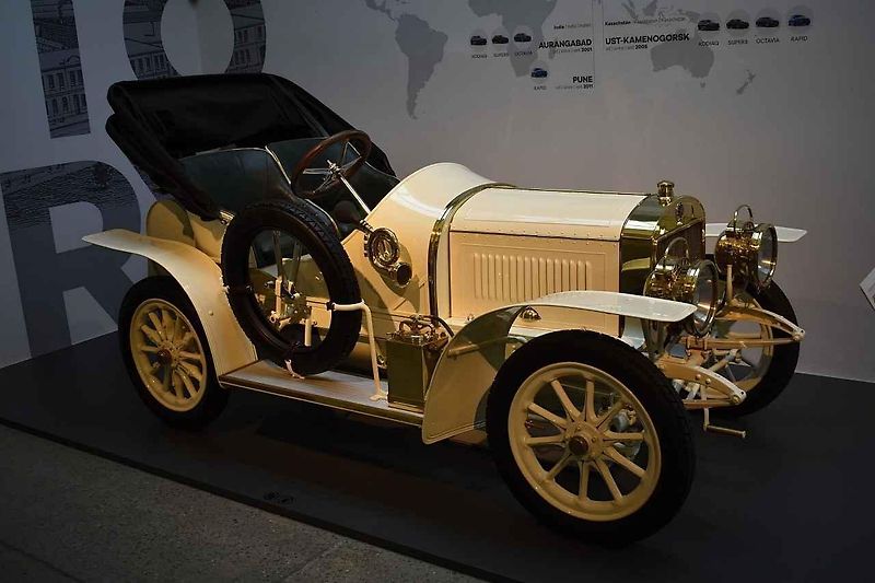 Designová socha na výstavě ve Škoda Muzeu