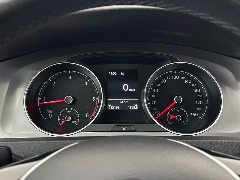 Volkswagen Golf Trendline - fotka 11 z 28