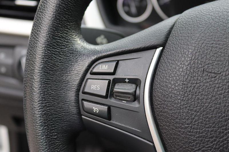 BMW Řada 3 318D TOURING F31 110kW - fotka 26 z 50