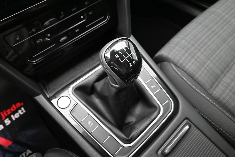Volkswagen Passat 2,0 TDI 110 kW Business Záruka - fotka 23 z 31