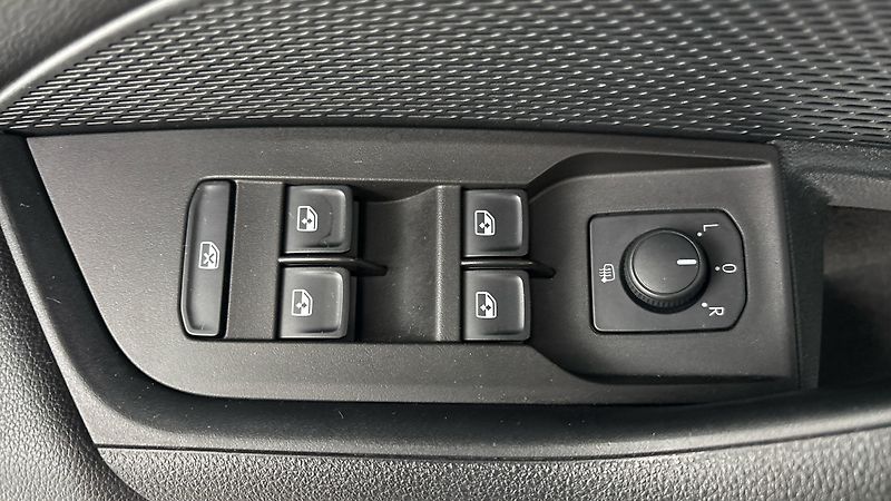 Škoda Octavia 2.0 TDI Ambition Combi - fotka 21 z 24