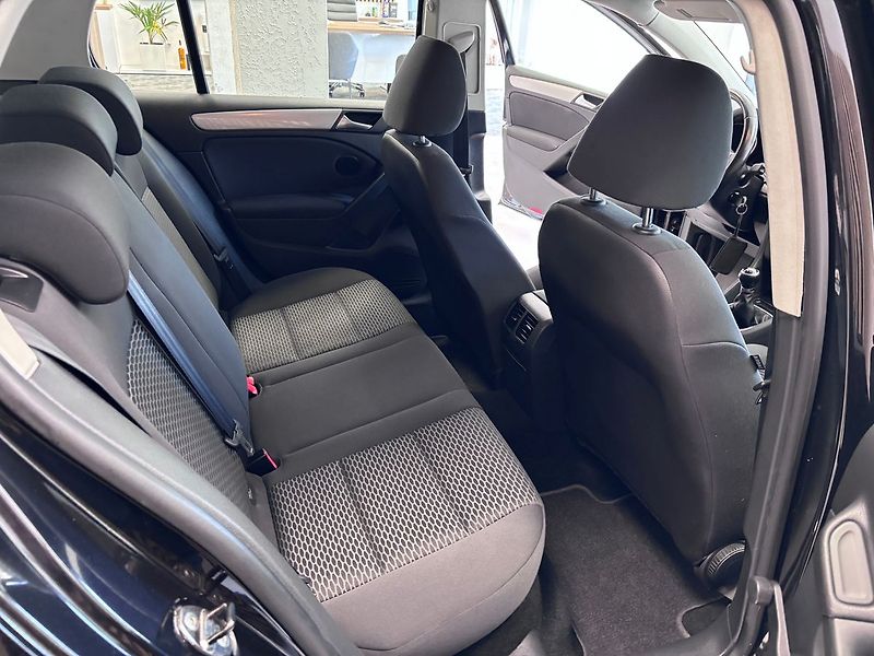 Volkswagen Golf 1.2TSI TREND - fotka 21 z 28