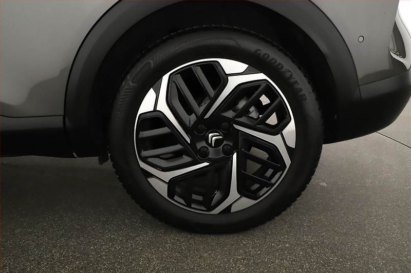 Citroën C4 (2023) 1.2 PureTech, Automat - fotka 17 z 17