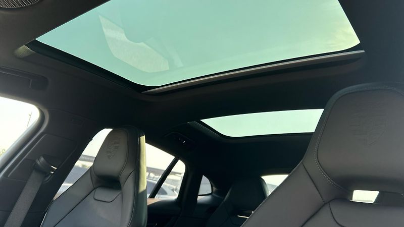 Porsche Panamera - fotka 30 z 30