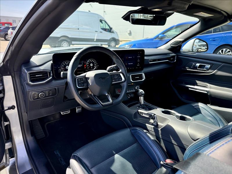 Ford Mustang 5,0 V8 328kW GT California AUT - fotka 21 z 51