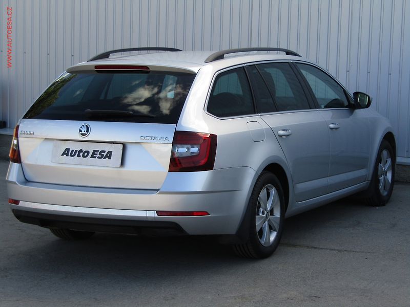 Škoda Octavia (2018) 2.0 TDi, ČR, Style, STK2/28 - fotka 4 z 20