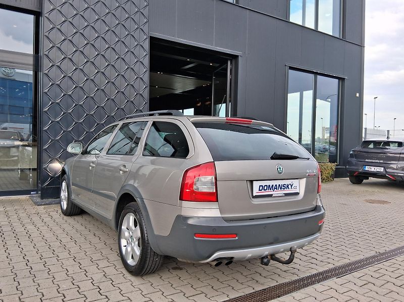 Škoda Octavia SCOUT 2.0 TDI 4x4 103 kW - fotka 8 z 20