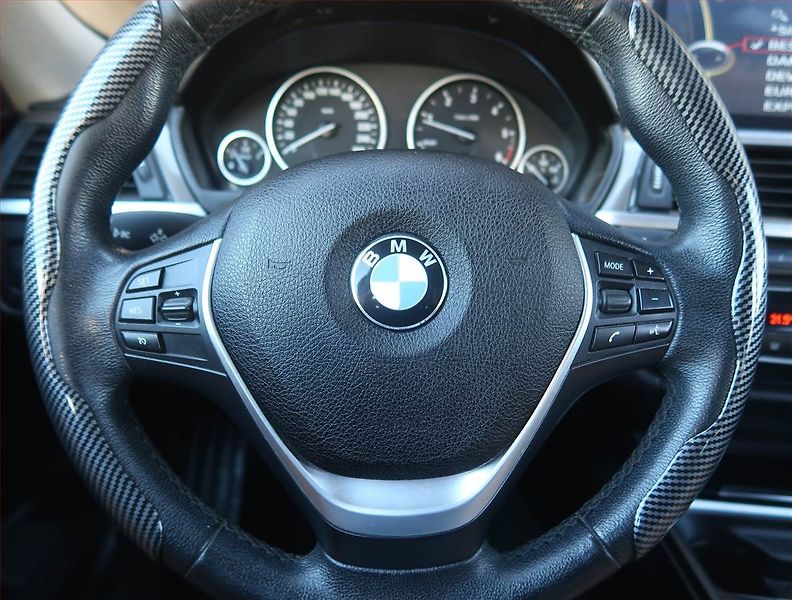 BMW Řada 3 (2014) 320d xDrive GT, 4X4, Automat - fotka 17 z 22