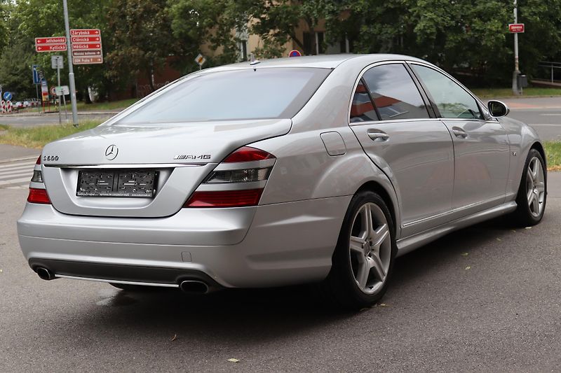 Mercedes-Benz Třídy S S 600 L 5.5 V12 AMG 380kW - fotka 11 z 50