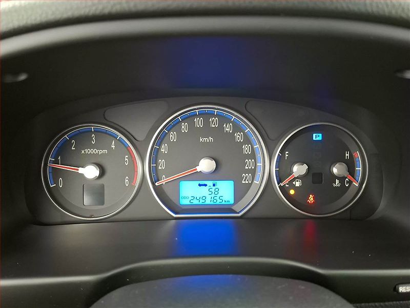 Hyundai Santa Fe (2006) 2.2 CRDi, 4X4, Automat - fotka 11 z 18