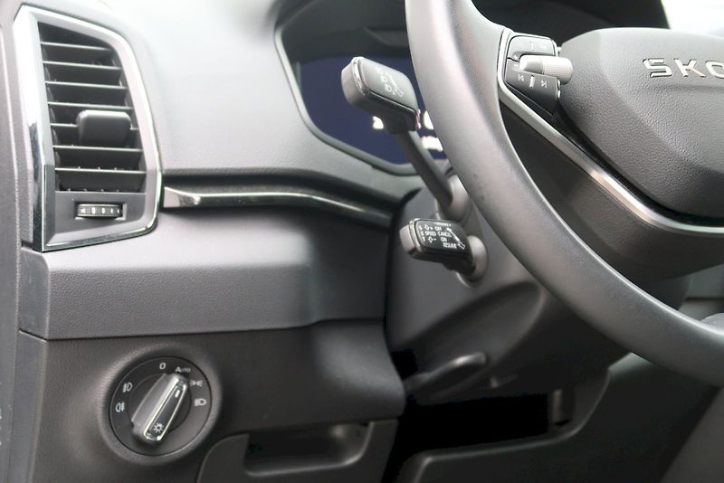 Škoda Karoq (2025) Top Selection 1.5 TSI 110 kW D - fotka 16 z 28