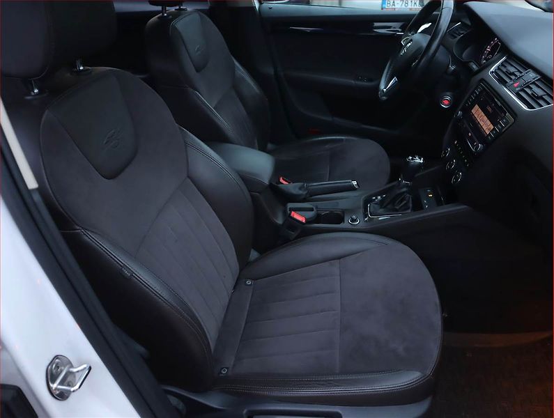 Škoda Octavia (2017) Laurin&Klement 2.0 TDI, 4X4 - fotka 9 z 22