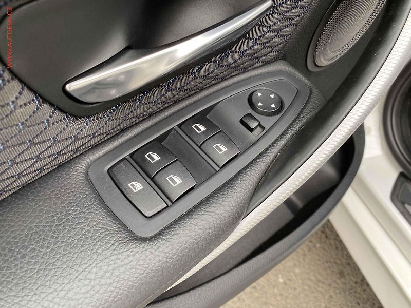 BMW Řada 3 (2015) 2.0D 318D, M Paket, bixen - fotka 14 z 21
