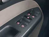 Volkswagen Touran (2008) Cross 1.9 TDI, Automat - náhled 19