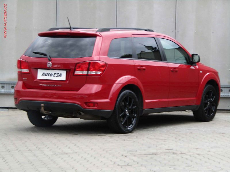 Fiat Freemont (2014) 2.0 Multijet 4x4, 7míst, AT - fotka 4 z 22
