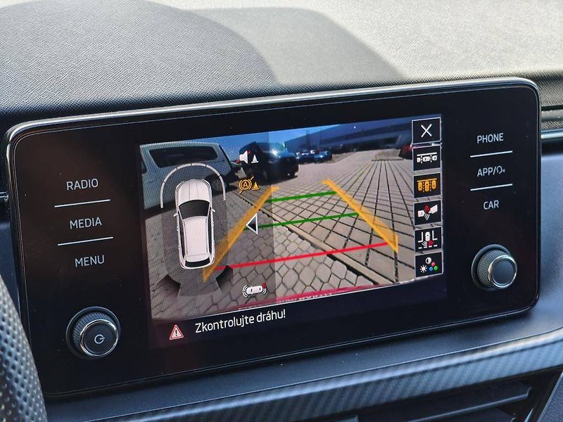 Škoda Kamiq Monte Carlo 7DSG 1,0TSI - fotka 16 z 24