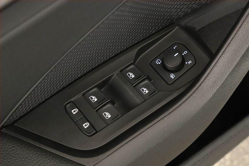 Škoda Octavia (2025) RS 2.0 TSI, RS, MATRIX, KAMERA - fotka 17 z 18