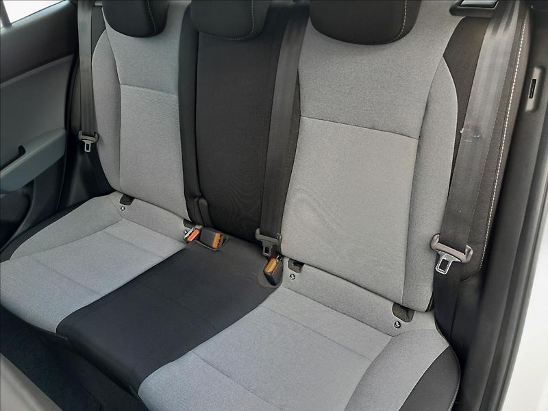 Hyundai i20 1,25i 16V 55kW - fotka 21 z 45