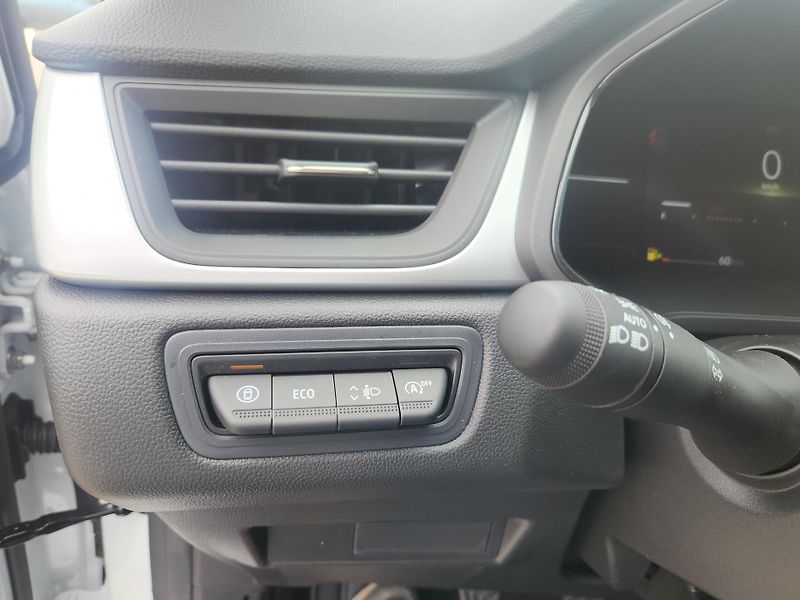 Renault Captur (2026) evolution TCe 115 - fotka 15 z 23
