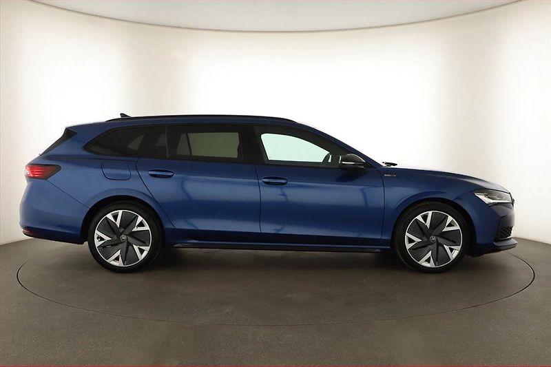 Škoda Superb (2025) 2.0 TDI, Sportline - fotka 6 z 20
