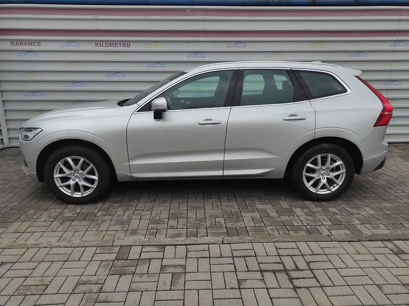 Volvo XC60 2,0 D3 Drive-E, Momentum Pro - fotka 5 z 41