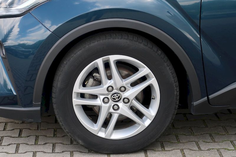 Toyota C-HR (2023) Comfort Business 1,8  Hybrid e - fotka 27 z 27