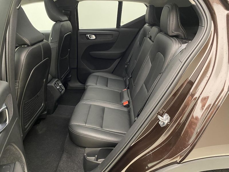 Volvo XC40 T4 AWD INSCRIPTION AUT CZ - fotka 5 z 47