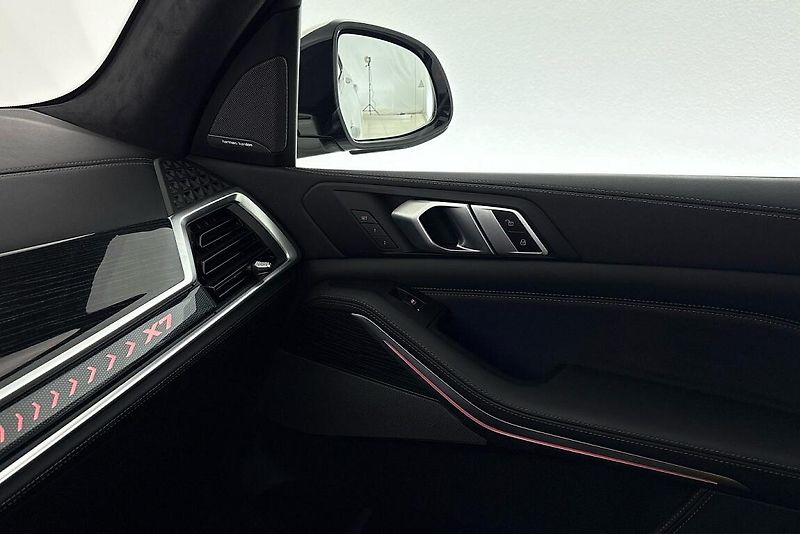 BMW X7 xDrive40d - fotka 20 z 28