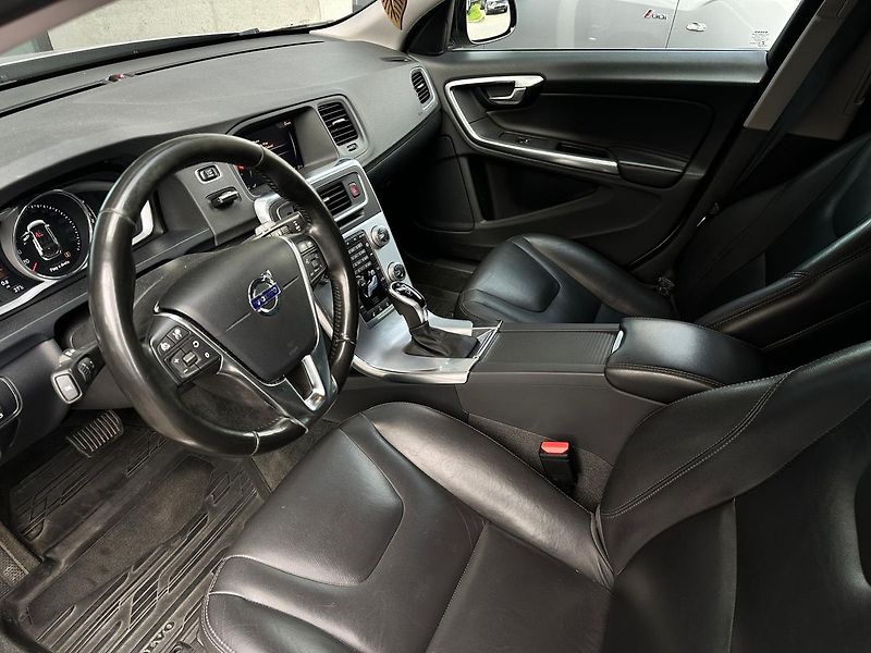 Volvo V60 D4 AWD Cross Country TZ DPH - fotka 7 z 18