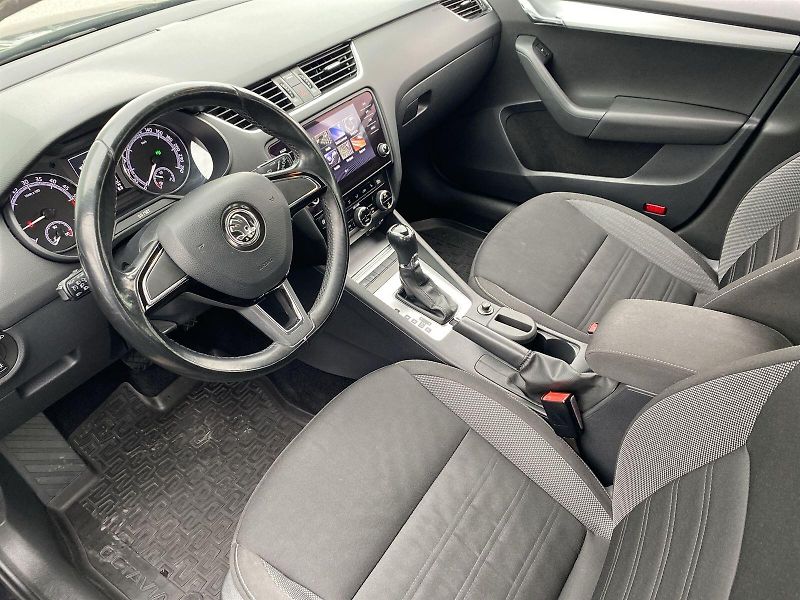 Škoda Octavia (2017) Combi 2.0 TDI DSG Ambition+ - fotka 8 z 34