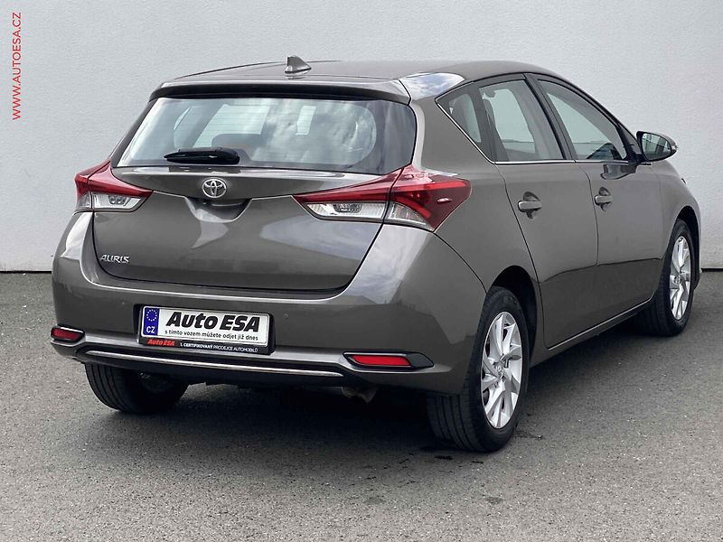 Toyota Auris (2019) 1.6i, ČR, servis.kniha - fotka 4 z 18
