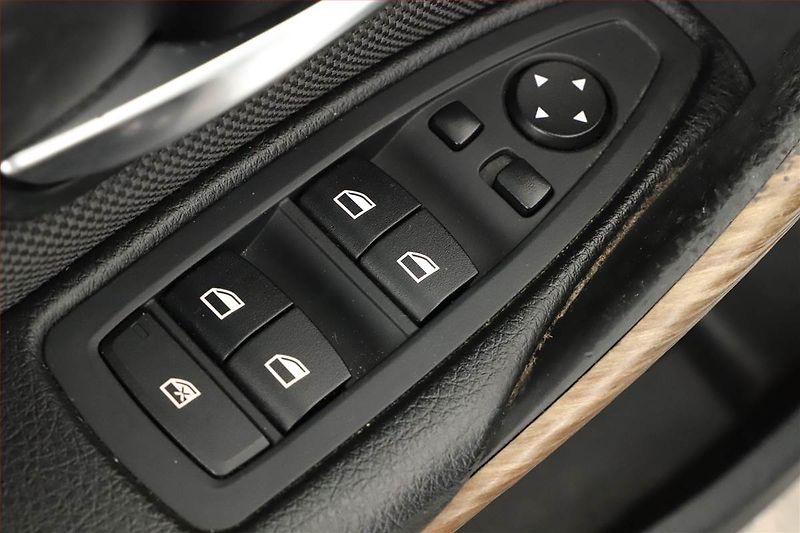 BMW Řada 3 (2013) 320 d xDrive, 4X4, Automat - fotka 9 z 20
