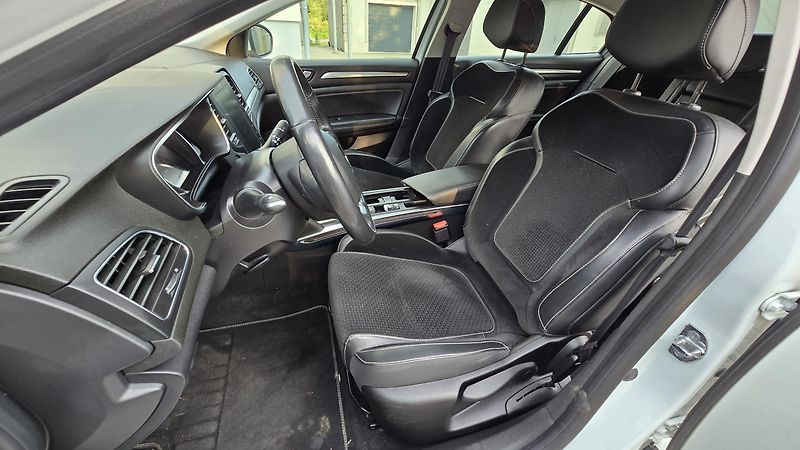 Renault Mégane (2019) top stav - fotka 16 z 18